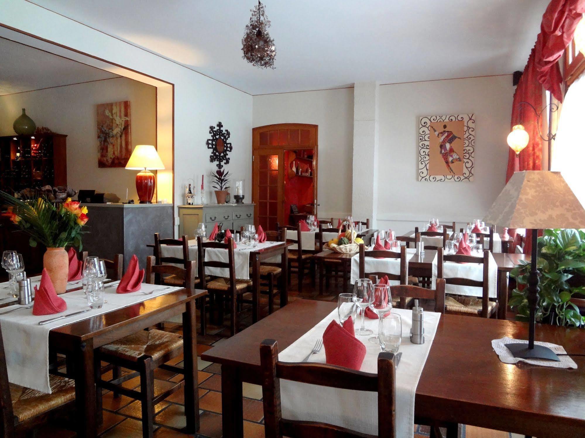 Logis Hotel-Restaurant Le Relais Hauterives Dış mekan fotoğraf