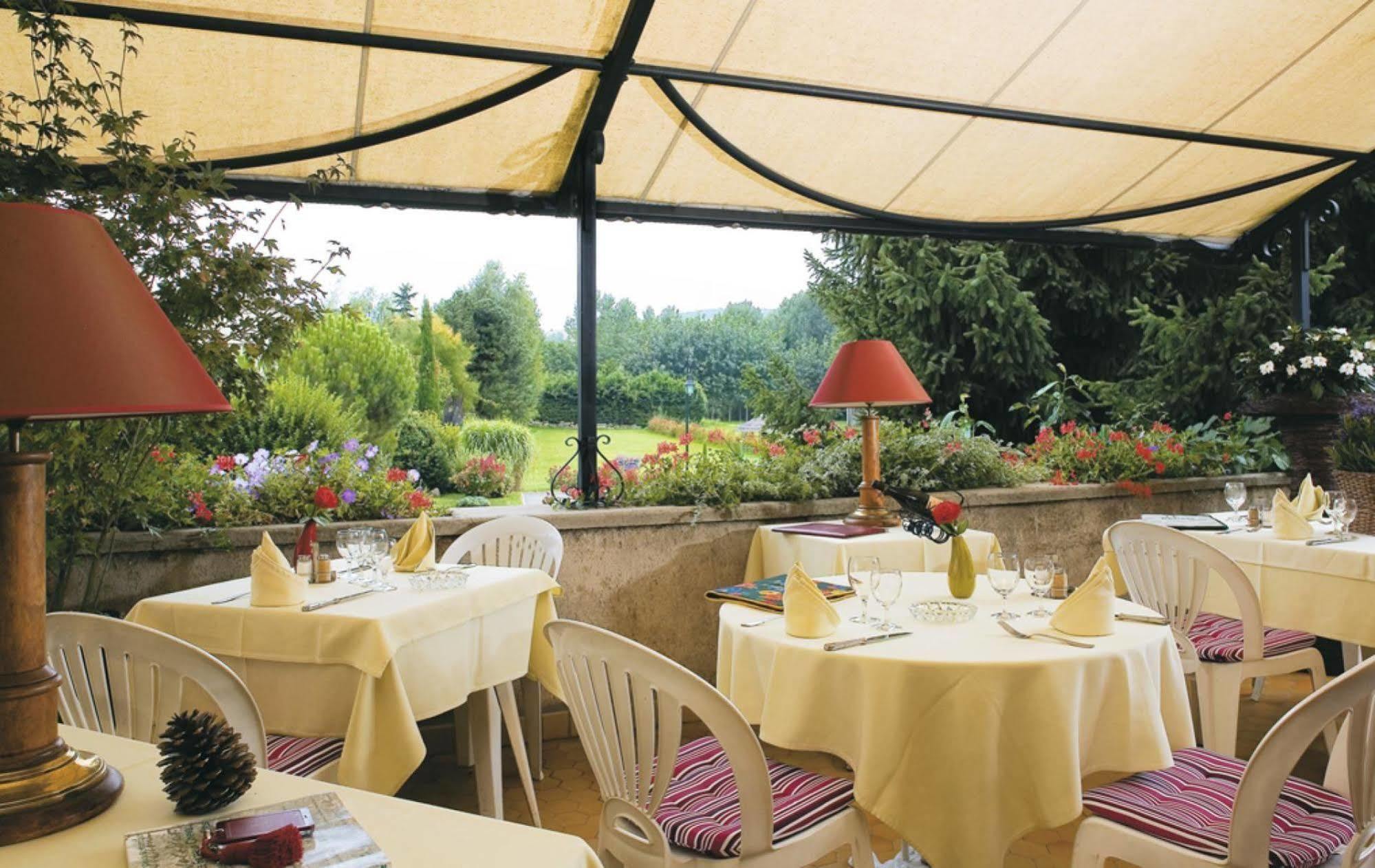 Logis Hotel-Restaurant Le Relais Hauterives Dış mekan fotoğraf