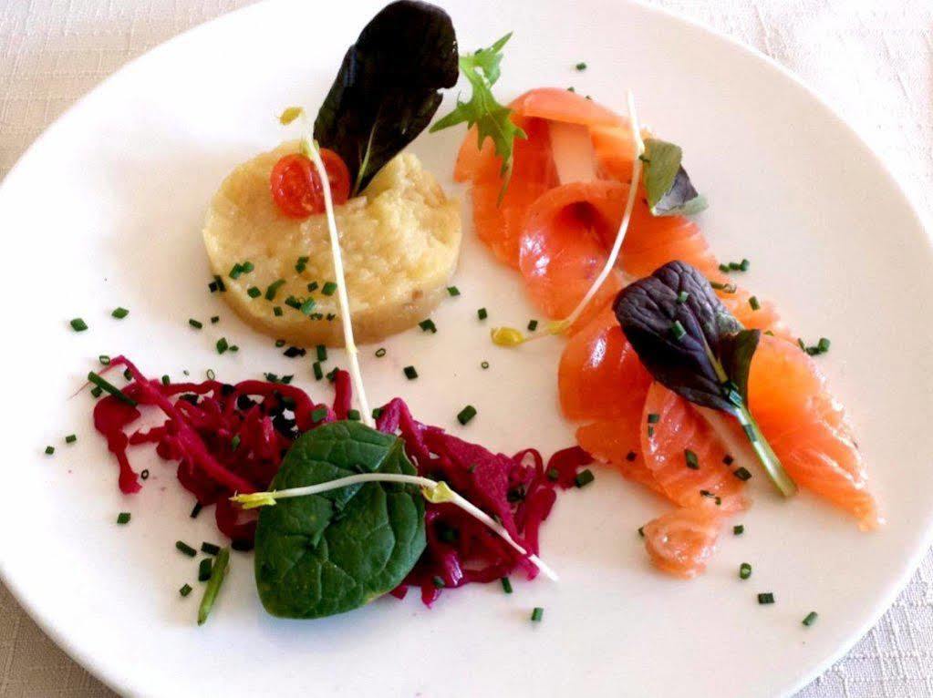 Logis Hotel-Restaurant Le Relais Hauterives Dış mekan fotoğraf